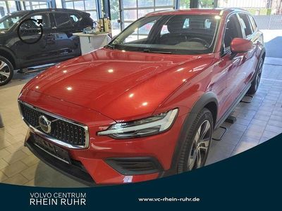 Second-hand Volvo V60 CC Plus 196 CP (144 kW) 2024 Roșu Break