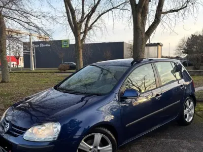 Gebraucht VW Golf V 102 PS (75 kW) 2005 Blau Kleinwagen