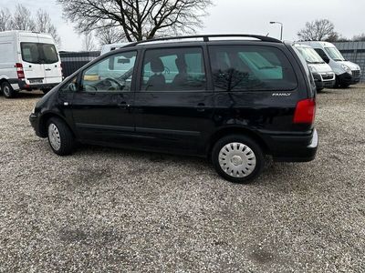 gebraucht VW Sharan 1.9 TDI Family+ Autom+Navi +Sitzheizung