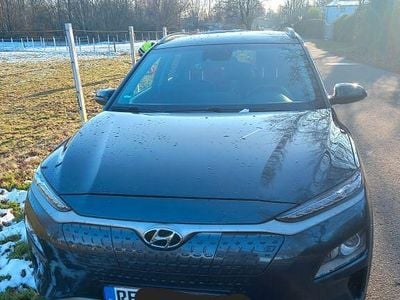 Grau Gebraucht 2021 Hyundai Kona Advantage SUV | 16.290 € (Fairer Preis)