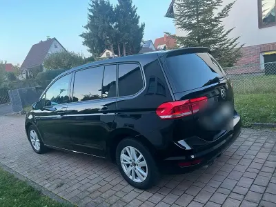 Gebraucht VW Touran 150 PS (110 kW) 2023 Schwarz Van / Kleinbus