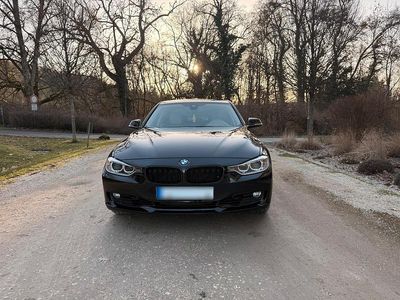 Begagnad BMW 328 Basis 245 HK (180 kW) 2012 Svart Sedan