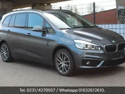 Gebraucht BMW 220 Sport Line 190 PS (139 kW) 2016 Mineralgrau metallic Van / Kleinbus