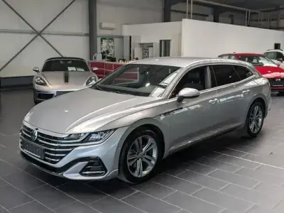 Usata VW Arteon R-line 200 CV (147 kW) 2023 Argento Berlina