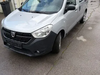 Gebraucht Dacia Dokker Essentiel 102 PS (75 kW) 2018 Silber Van / Kleinbus