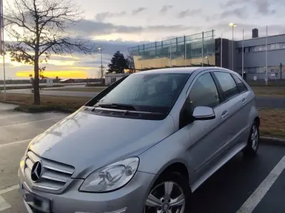 Gebraucht Mercedes B200 140 PS (102 kW) 2010 Van / Kleinbus