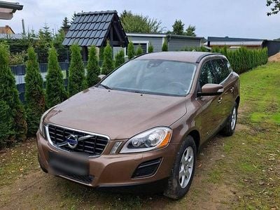 Używany Volvo XC60 163 KM (119 kW) 2012 Złoty SUV