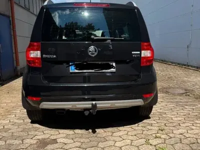 Gebraucht Skoda Yeti Active 110 PS (80 kW) 2016 Schwarz SUV
