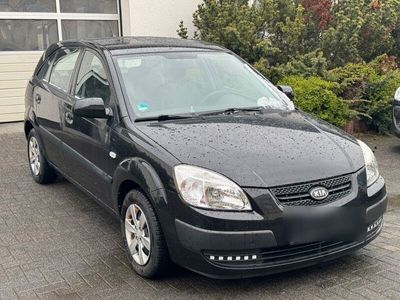 gebraucht Kia Rio 1.4 L Benziner in guten Zustand