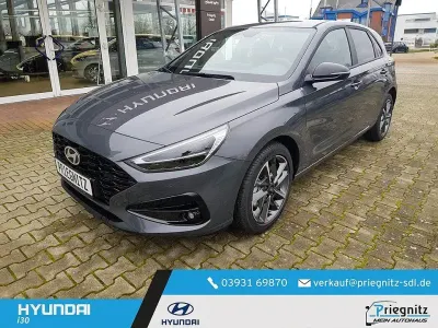 Gebraucht Hyundai i30 Advantage 140 PS (102 kW) 2025 Ecotronic grey Limousine