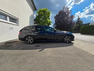 Gebraucht BMW 330 Performance 245 PS (180 kW) 2024 Schwarz Kombi