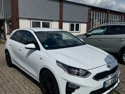Gebraucht Kia Ceed Edition 7 101 PS (74 kW) 2019 Weiß Kleinwagen