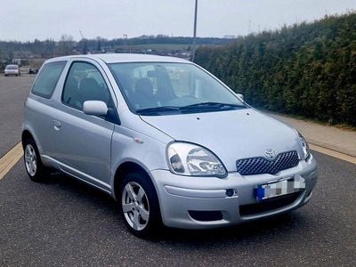 Gebraucht Toyota Yaris 65 PS (47 kW) 2003 Silber Limousine