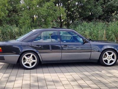 Schwarz Gebraucht 1992 Mercedes E500 Limousine | 56.900 €