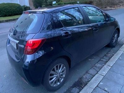 Gebraucht Toyota Yaris Active 69 PS (50 kW) 2017 Schwarz Limousine