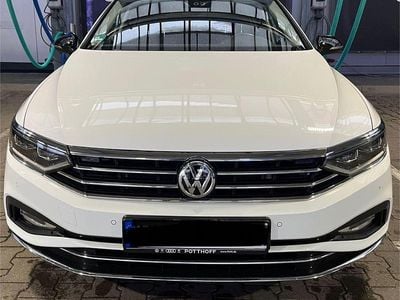 Second-hand VW Passat Elegance 150 CP (110 kW) 2020 Alb Break
