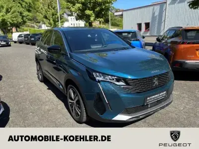 Gebraucht Peugeot 3008 Allure 131 PS (96 kW) 2023 Blau celebes SUV