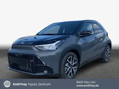 Neu Toyota Aygo X Sport 116 PS (85 kW) 2026 Grau SUV