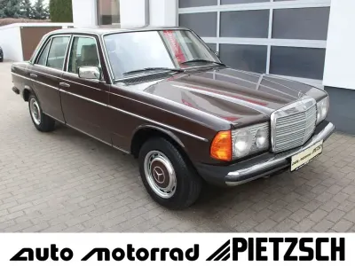 Brugt Mercedes 230 136 HK (100 kW) 1981 Brun Sedan