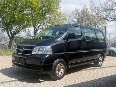 Usado Toyota HiAce 117 CV (86 kW) 2010 Negro Monovolumen