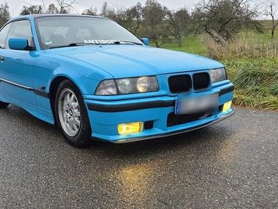 Blau Gebraucht 1996 BMW 318 Coupé | 5.500 €