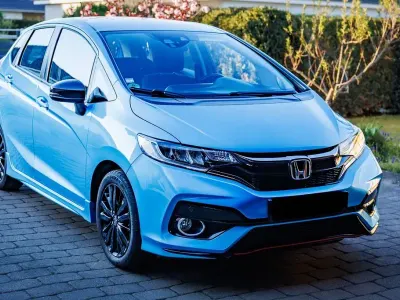 Używany Honda Jazz Dynamic 131 KM (96 kW) 2018 Niebieski Hatchback