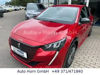 Gebraucht Peugeot e-208 Active 100 kW (136 PS) 2022 Rot Kleinwagen