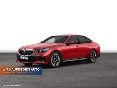 Gebraucht BMW 550e Comfort Edition 489 PS (359 kW) 2025 Fire red metallic Limousine