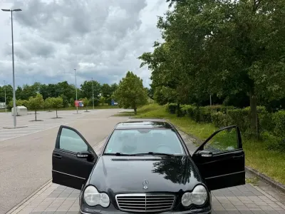 Gebraucht Mercedes C200 163 PS (119 kW) 2000 Schwarz Limousine