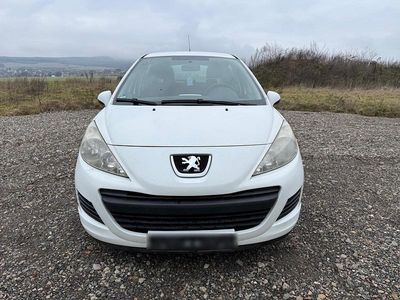 Gebraucht Peugeot 207 95 PS (69 kW) 2009 Weiß Kleinwagen