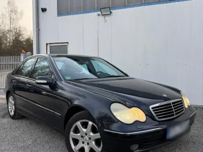 Gebraucht Mercedes C240 170 PS (125 kW) 2002 Blau Limousine