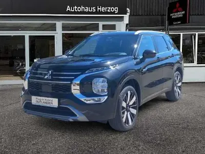 Nowe Mitsubishi Outlander P-HEV Select 306 KM (225 kW) 2026 Czarny SUV