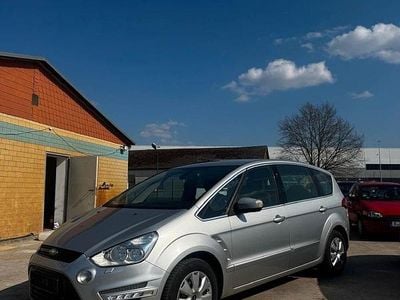 Gebraucht Ford S-MAX Titanium 163 PS (119 kW) 2013 Silber Van / Kleinbus
