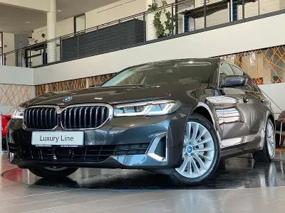 Używany BMW 530e Luxury Line 292 KM (214 kW) 2022 Szary Sedan/Limuzyna