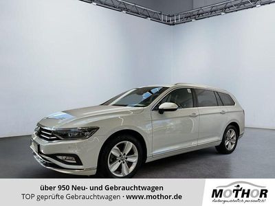 Gletscherweiß Gebraucht 2023 VW Passat Elegance Kombi | 29.480 € (Fairer Preis)