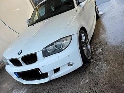 Begagnad BMW 123 M Sport 204 HK (150 kW) 2011 Vit Halvkombi