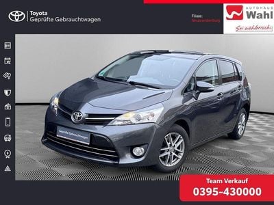 Gebraucht Toyota Verso Skyview Edition 147 PS (108 kW) 2015 Grau Van / Kleinbus