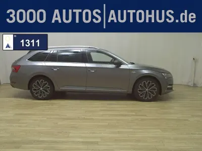 Gebraucht Skoda Superb 156 PS (114 kW) 2023 Grau Kombi