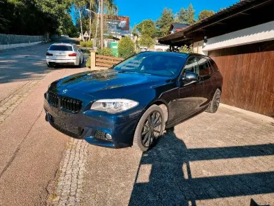 Gebraucht BMW 530 258 PS (189 kW) 2012 Blau Kombi