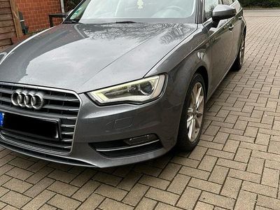 Gebraucht Audi A3 Comfort 140 PS (102 kW) 2014 Grau Limousine