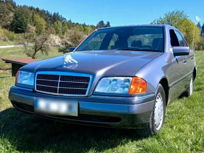 Gebraucht Mercedes C180 122 PS (89 kW) 1995 Grau Limousine