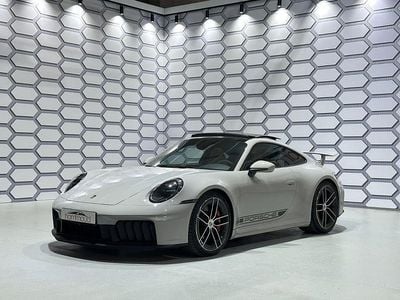 Neu Porsche 911 Carrera 4 GTS 541 PS (397 kW) 2025 Grau