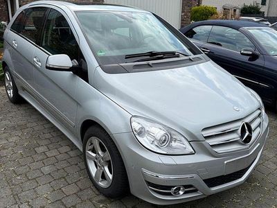 Usata Mercedes B200 136 CV (100 kW) 2009 Argento Monovolume