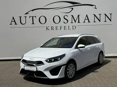 Gebraucht Kia Ceed Vision 105 PS (77 kW) 2023 (wd) cararraweiss Kleinwagen