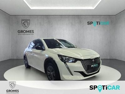Gebraucht Peugeot e-208 Allure 100 kW (136 PS) 2023 Weiß Kleinwagen