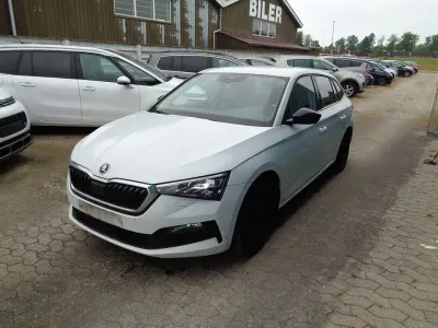 Gebraucht Skoda Scala Style 116 PS (85 kW) 2019 Weiß Kleinwagen