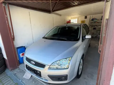 Gebraucht Ford Focus 101 PS (74 kW) 2005 Silber Kleinwagen