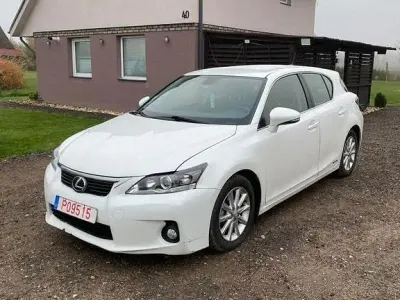 Gebraucht Lexus CT200h 136 PS (100 kW) 2012 Weiß Limousine