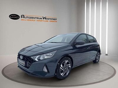 Grau Gebraucht 2023 Hyundai i20 Trend Kleinwagen | 14.499 € (Guter Preis)
