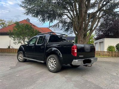 Gebraucht Nissan Navara 231 PS (169 kW) 2011 Schwarz Abholung